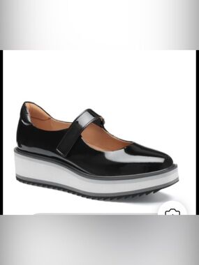 Johnston & Murphy Gracelyn Playform Mary Jane Patent Leather size 6